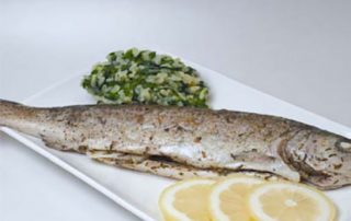 Forelle mit Spinat-Käse-Risotto