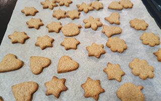 Kekse auf einem Backblech