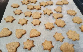 Kekse auf einem Backblech